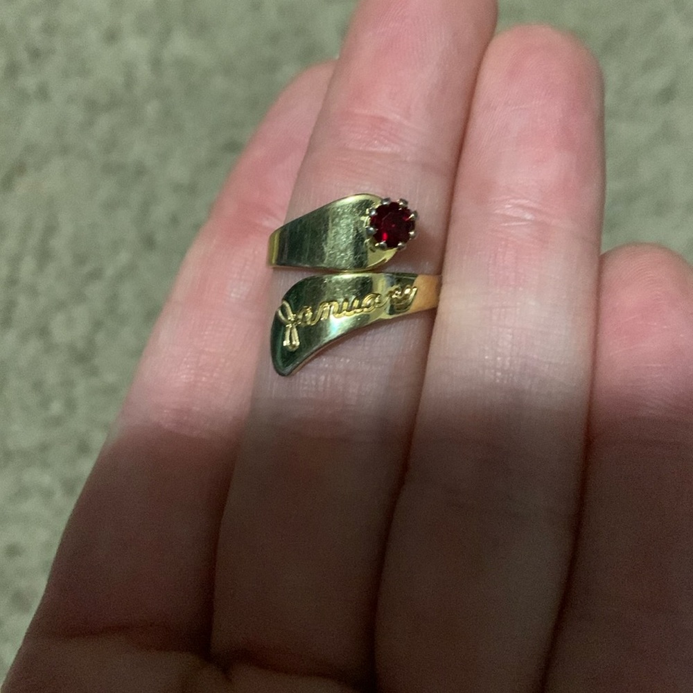 💙 Vintage January birthstone ring